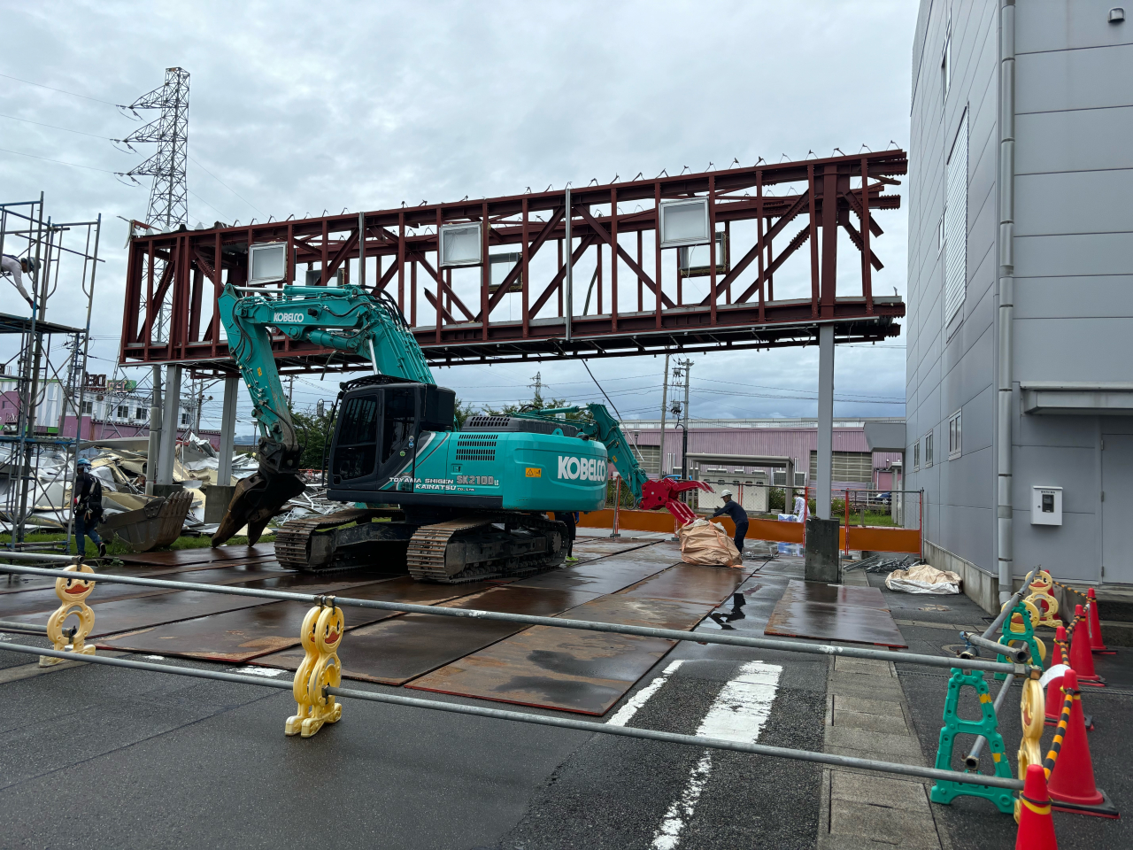上市町神田-渡り廊下解体工事
